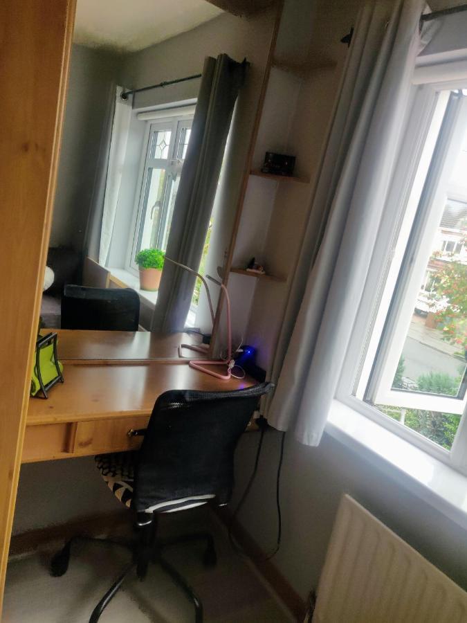 Private Room In Dublin Bagian luar foto