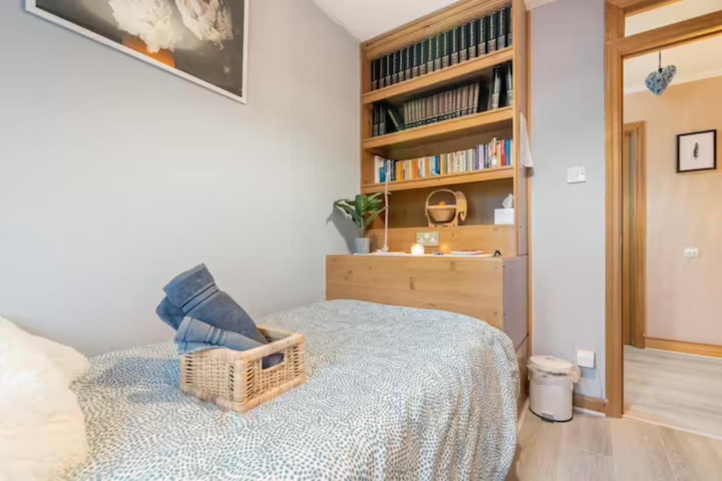 Private Room In Dublin Bagian luar foto